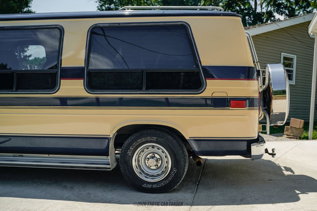 Used 1988 Chevrolet G20 RWD image 5