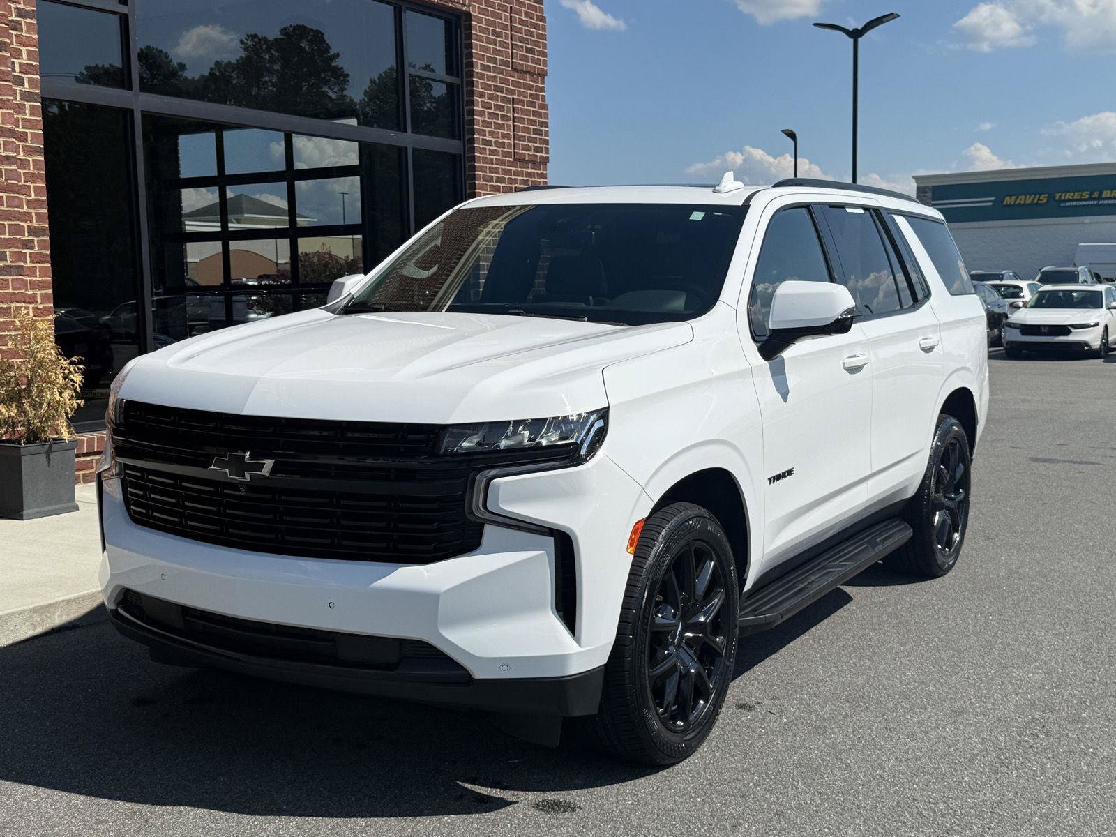 Used 2023 Chevrolet Tahoe RST w/ Luxury Package AWD/4WD image 1