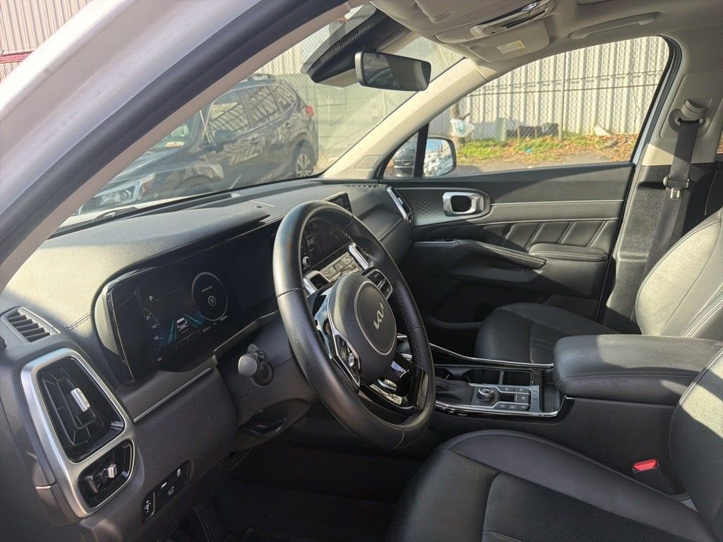 Used 2023 Kia Sorento SX image 17