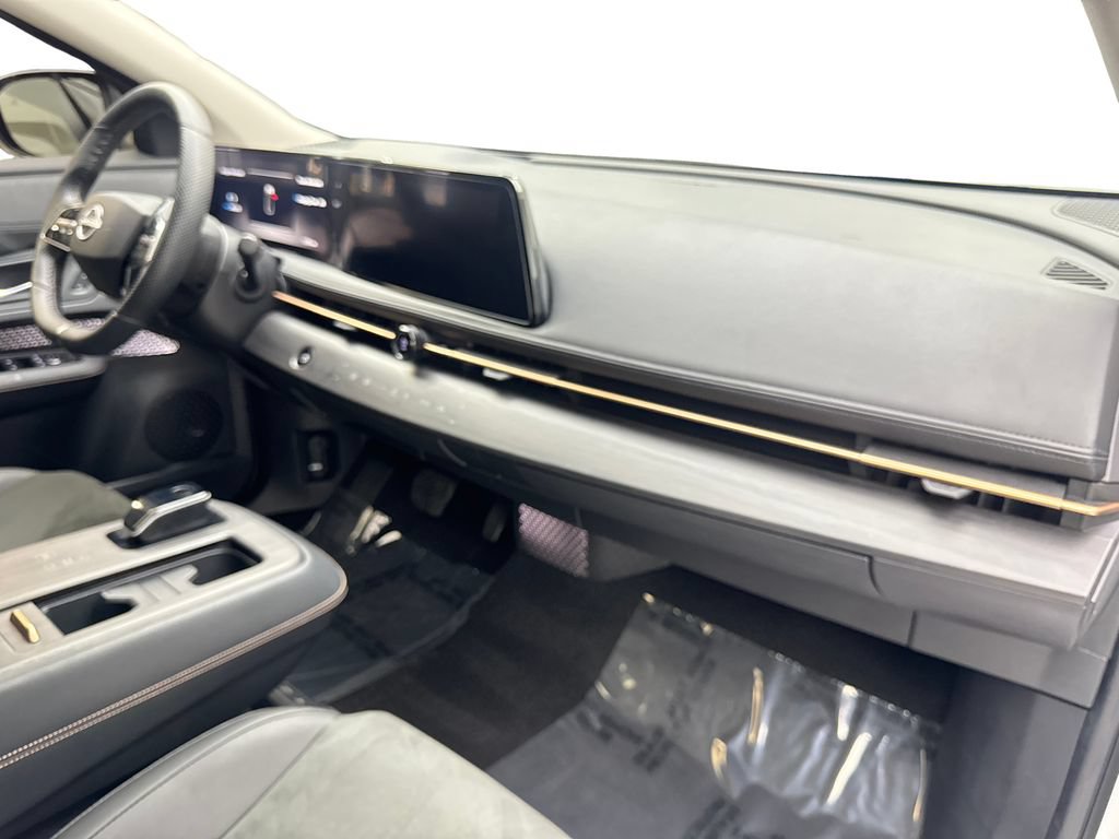 Used 2024 Nissan Ariya AWD image 53