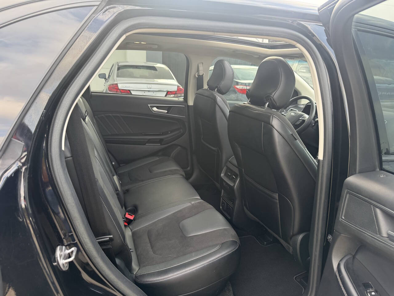 Used 2018 Ford Edge Sport w/ Equipment Group 401A AWD/4WD image 15