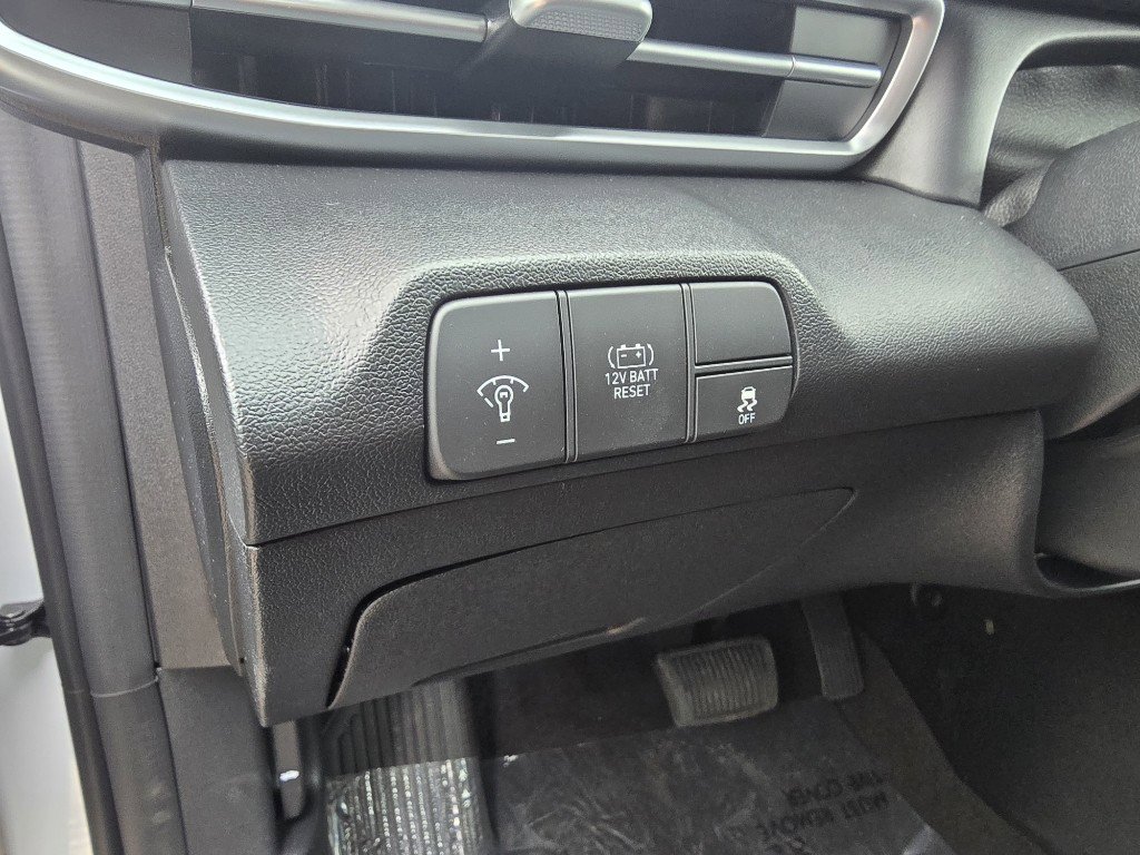 New 2025 Hyundai Elantra Blue image 30