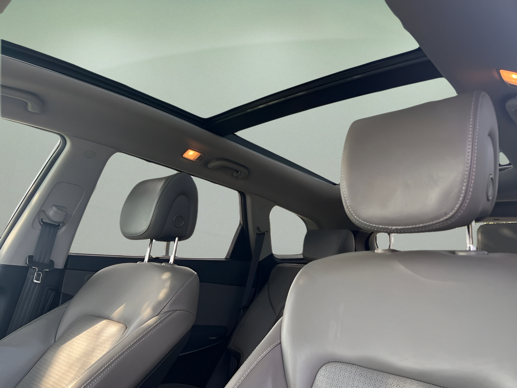 Used 2014 Hyundai Santa Fe GLS FWD image 16