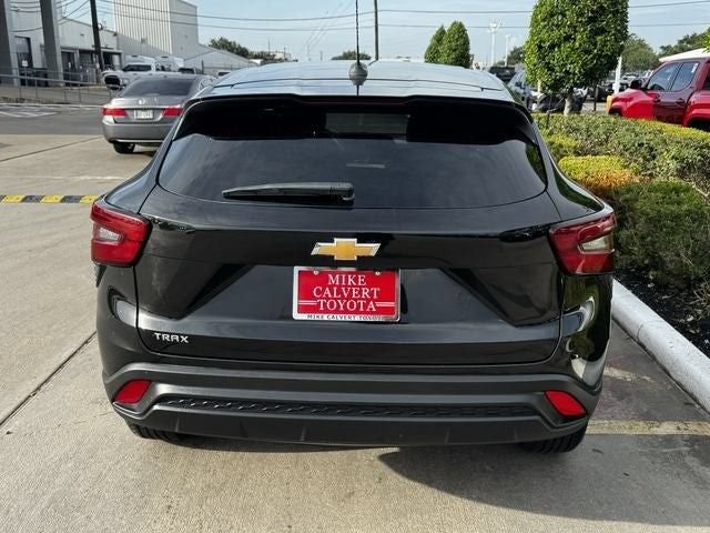 Used 2025 Chevrolet Trax LS FWD image 8