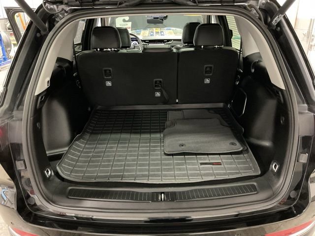 Used 2023 Jeep Grand Cherokee Limited w/ Luxury Tech Group II image 21