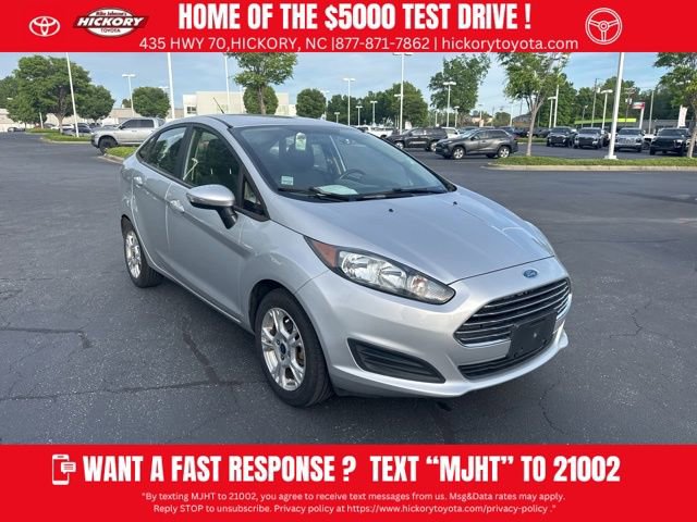 Used 2015 Ford Fiesta SE FWD image 1