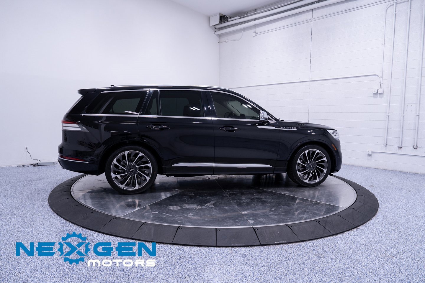 Used 2022 Lincoln Aviator Black Label w/ Dynamic Handling Package image 38