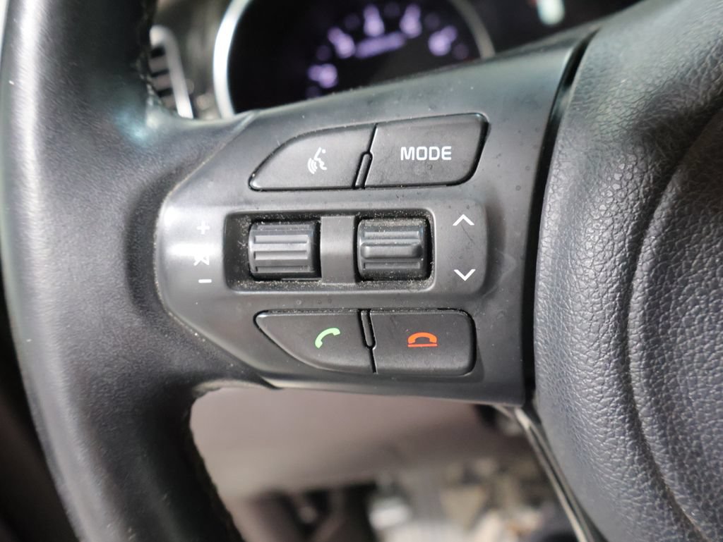 Used 2015 Kia Sedona SX Limited FWD image 31