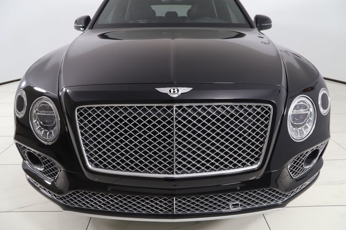 Used 2018 Bentley Bentayga AWD/4WD image 55