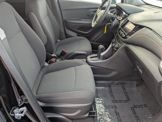 Used 2022 Chevrolet Trax LS w/ Tint and Cruise Package image 4