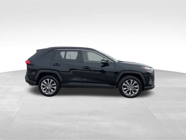 Used 2023 Toyota RAV4 XLE Premium image 7