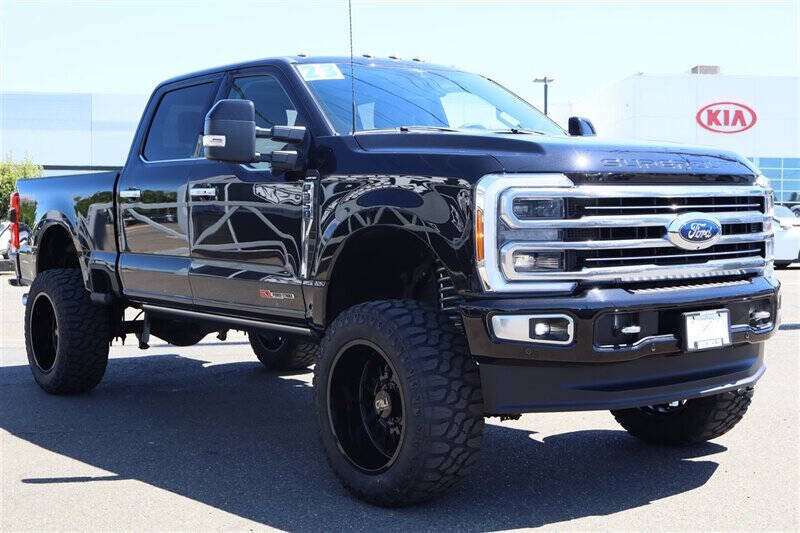 Used 2023 Ford F350 Limited w/ FX4 Off-Road Package AWD/4WD image 7