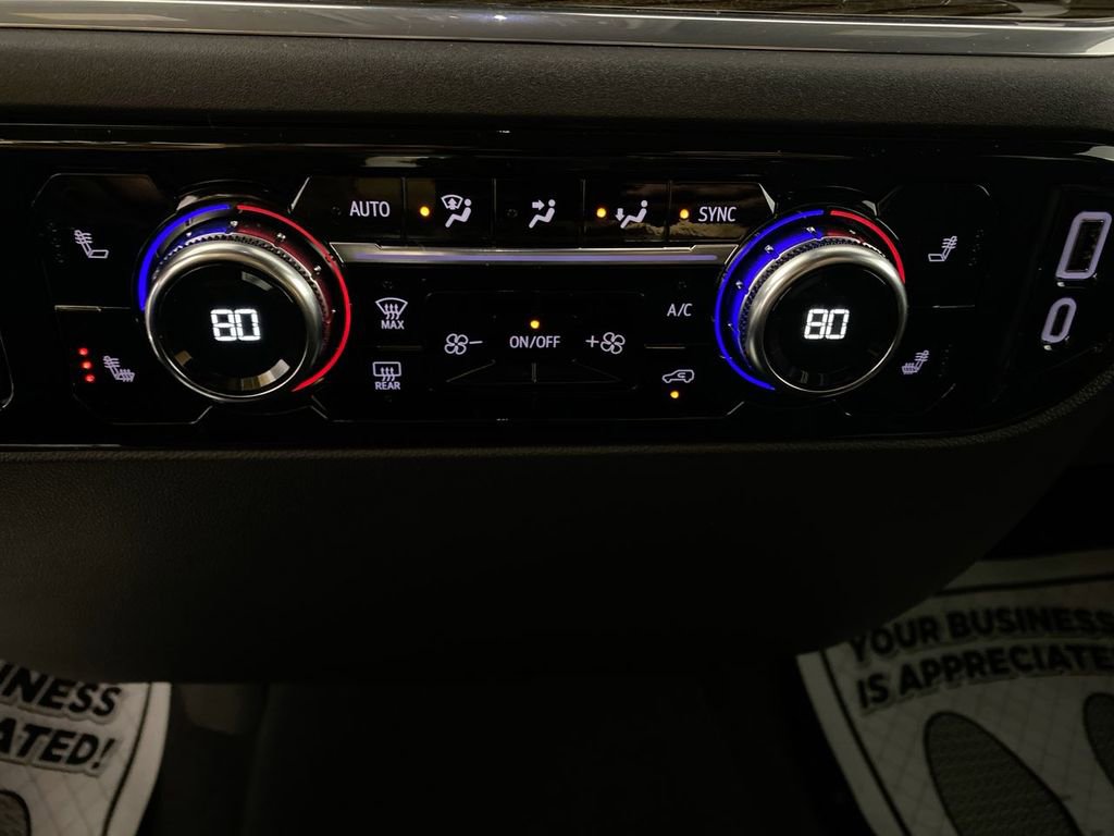 Used 2025 GMC Sierra 1500 Elevation image 18