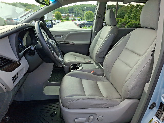 Certified 2017 Toyota Sienna XLE Premium w/ Protection Package AWD/4WD image 15