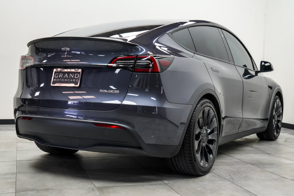 Used 2022 Tesla Model Y Performance AWD/4WD image 16