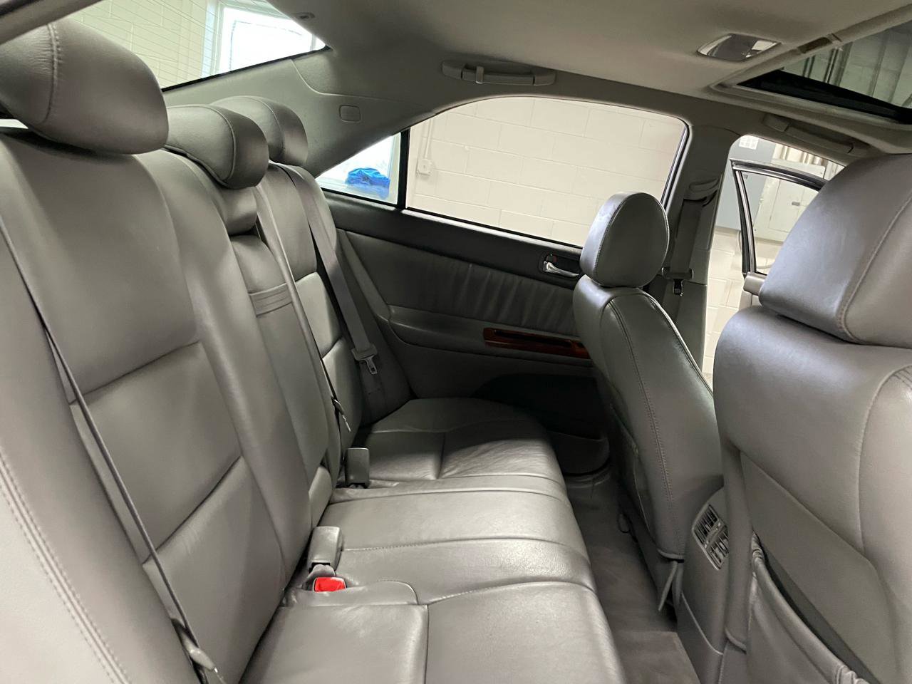Used 2005 Toyota Camry XLE FWD image 20