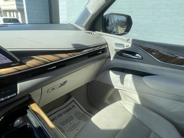 Used 2021 Cadillac Escalade ESV Premium Luxury Platinum image 22
