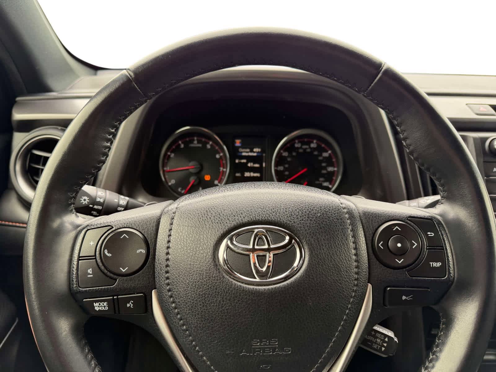 Used 2018 Toyota RAV4 SE w/ Power Extra Value Package AWD/4WD image 27