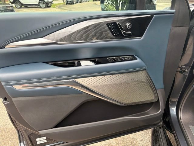 Used 2025 Cadillac Escalade IQ Luxury 2 w/ LPO, Premium Carpet Package AWD/4WD image 11
