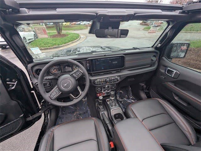 Used 2026 Jeep Wrangler Unlimited Rubicon w/ Technology Group image 13