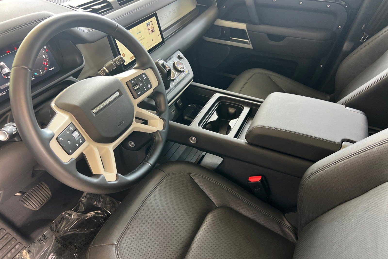 Certified 2024 Land Rover Defender 110 S AWD/4WD image 4