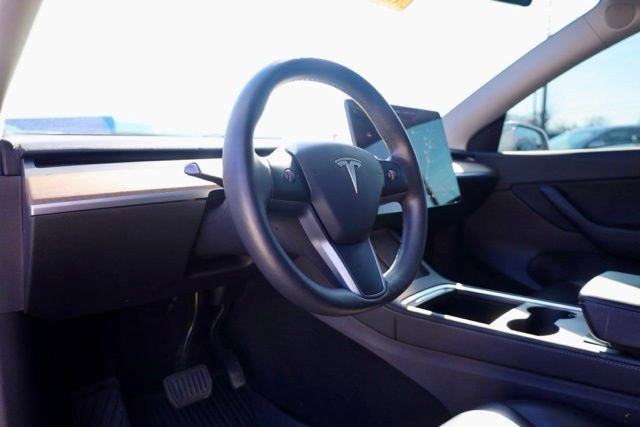 Used 2021 Tesla Model Y Long Range image 18