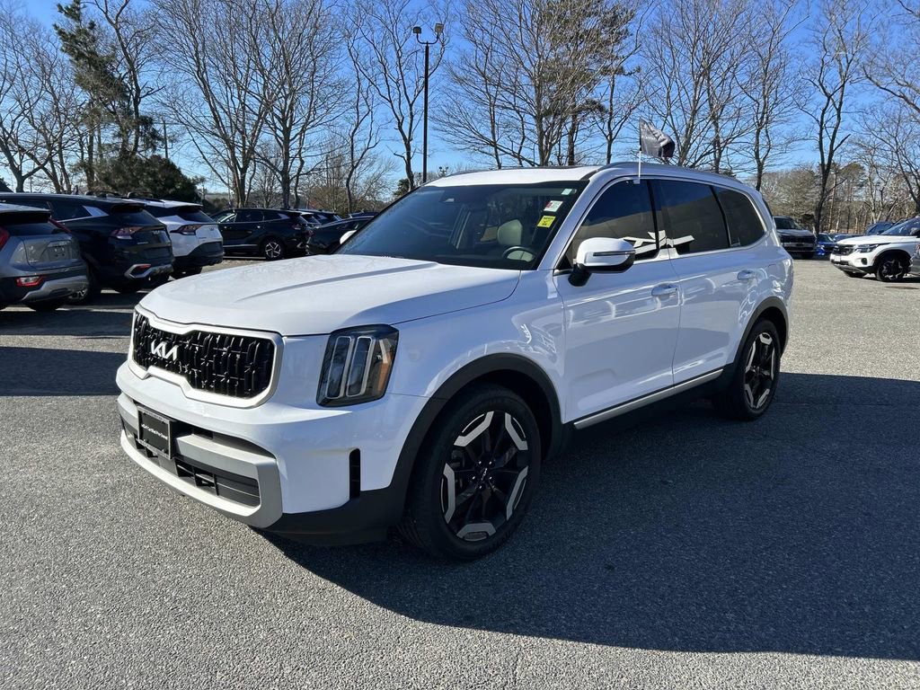 Used 2023 Kia Telluride EX image 7