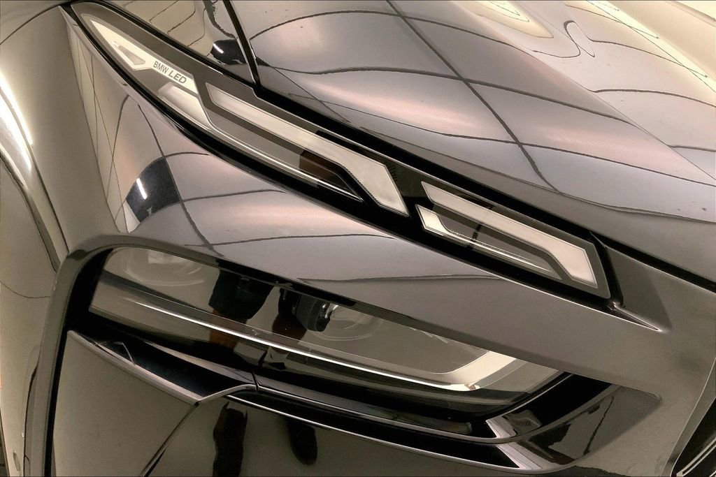 Certified 2024 BMW X7 xDrive40i w/ M Sport Package image 27