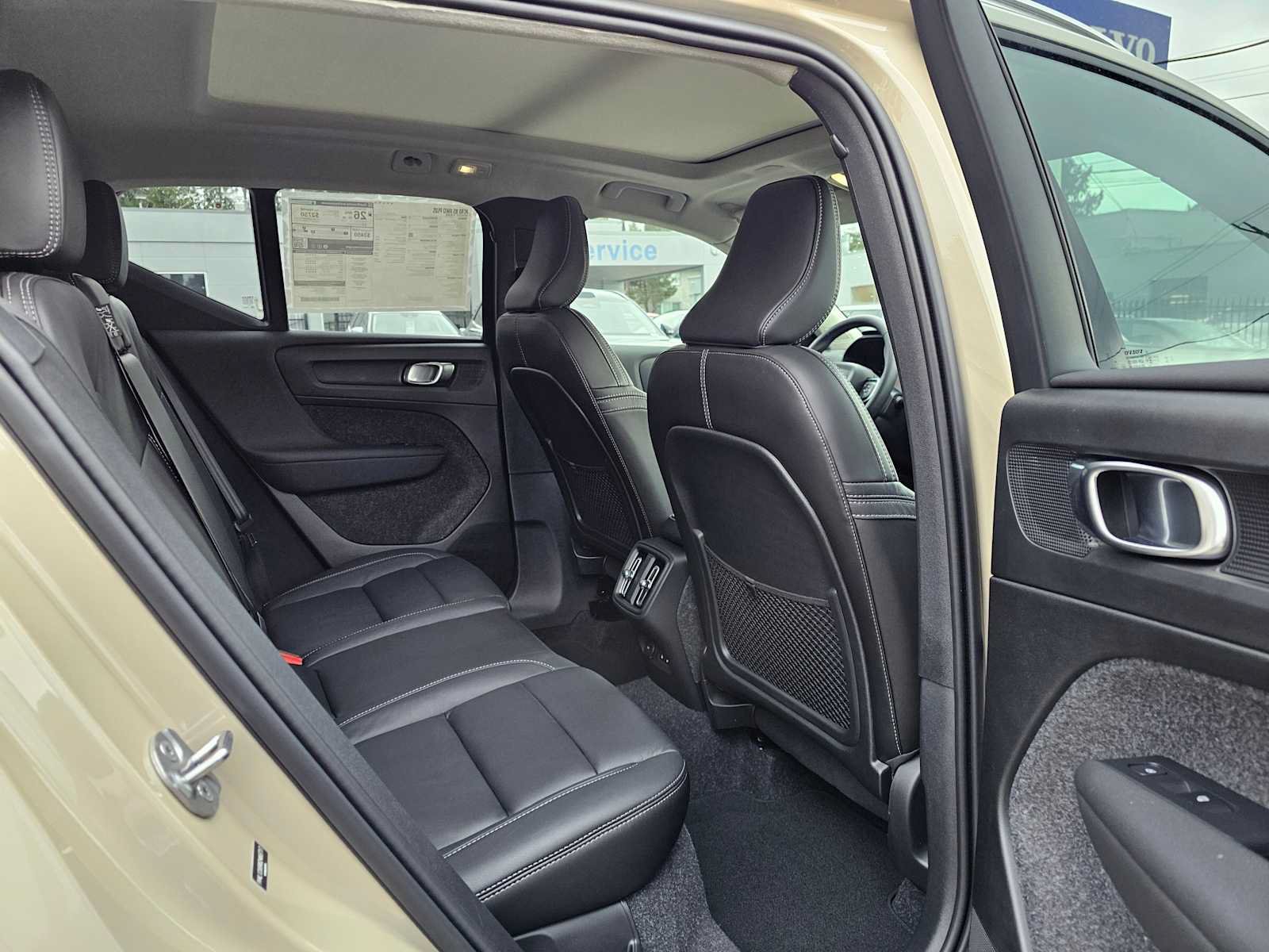 New 2025 Volvo XC40 B5 Plus w/ Climate Package AWD/4WD image 14
