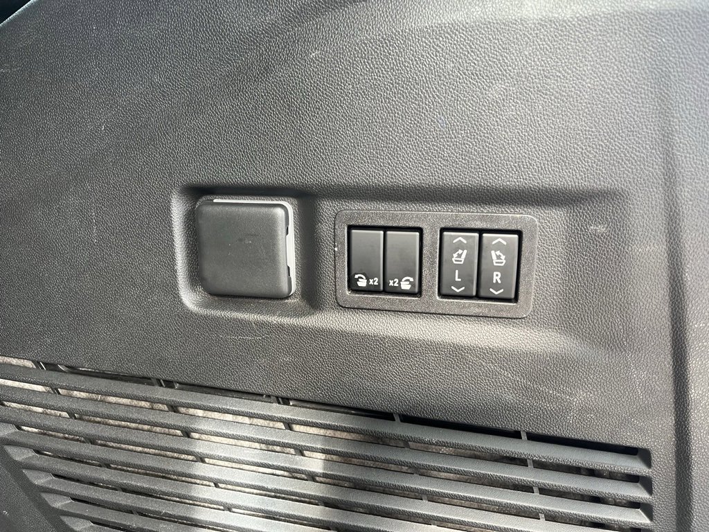 Certified 2023 Chevrolet Tahoe Premier w/ Advanced Technology Package image 35