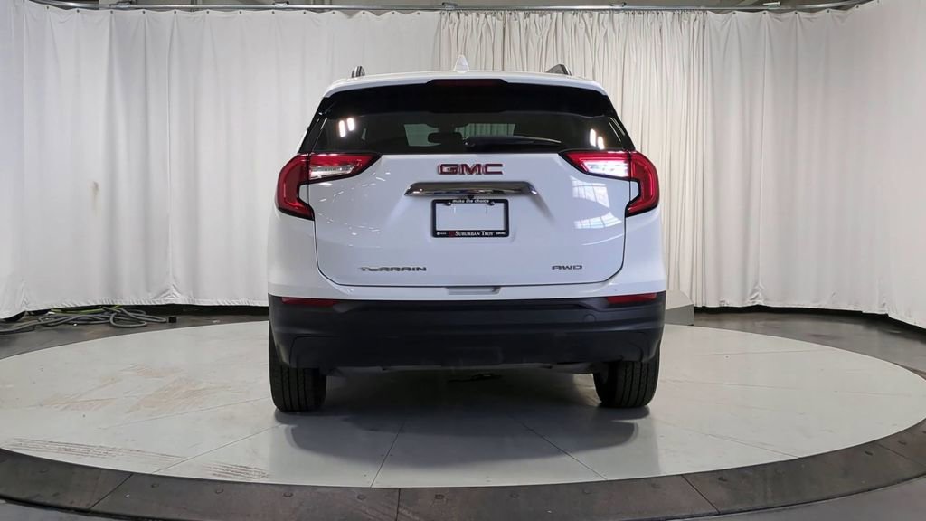 Used 2022 GMC Terrain SLE w/ Driver Convenience Package image 9