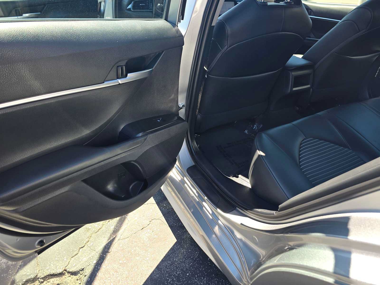 Used 2019 Toyota Camry SE FWD image 15