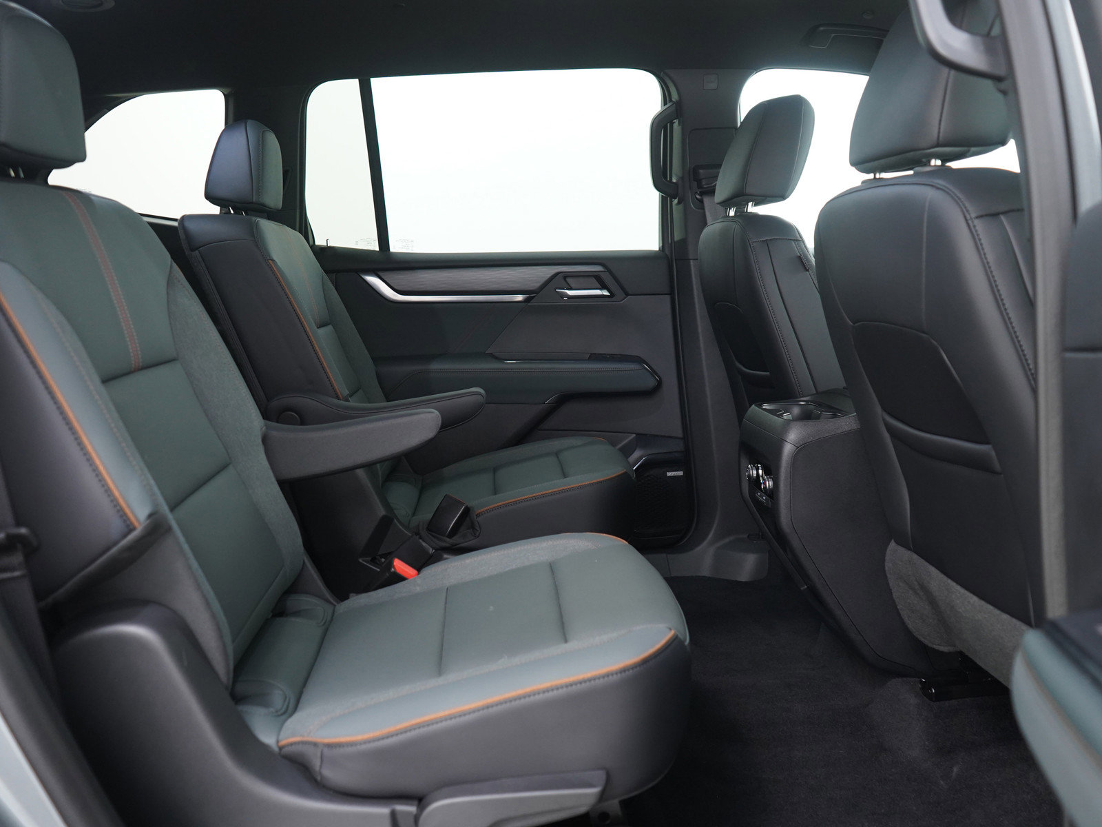 Used 2024 GMC Acadia AT4 w/ LPO, Floor Liner Package image 12