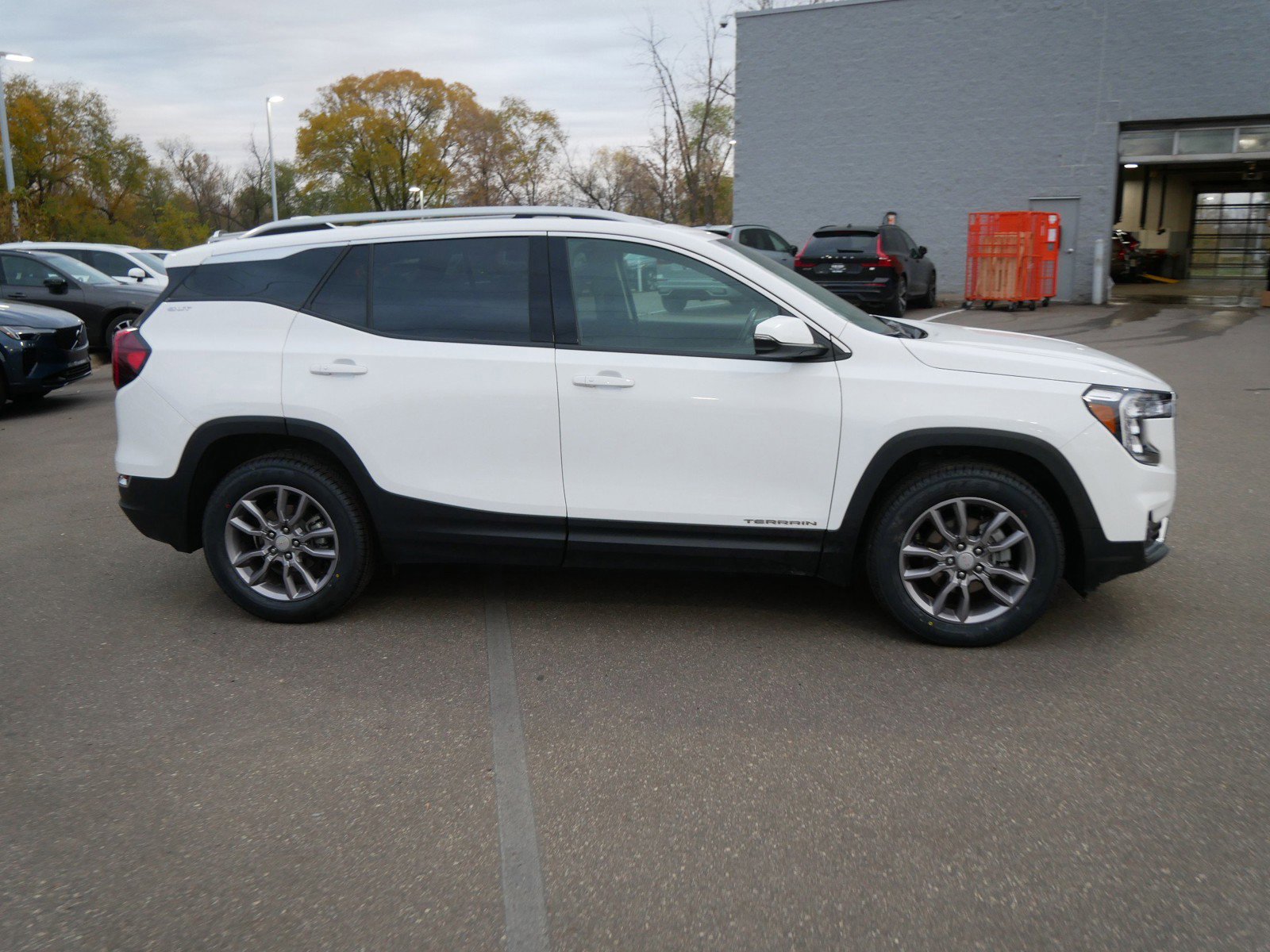 Used 2022 GMC Terrain SLT w/ Infotainment Package II image 8