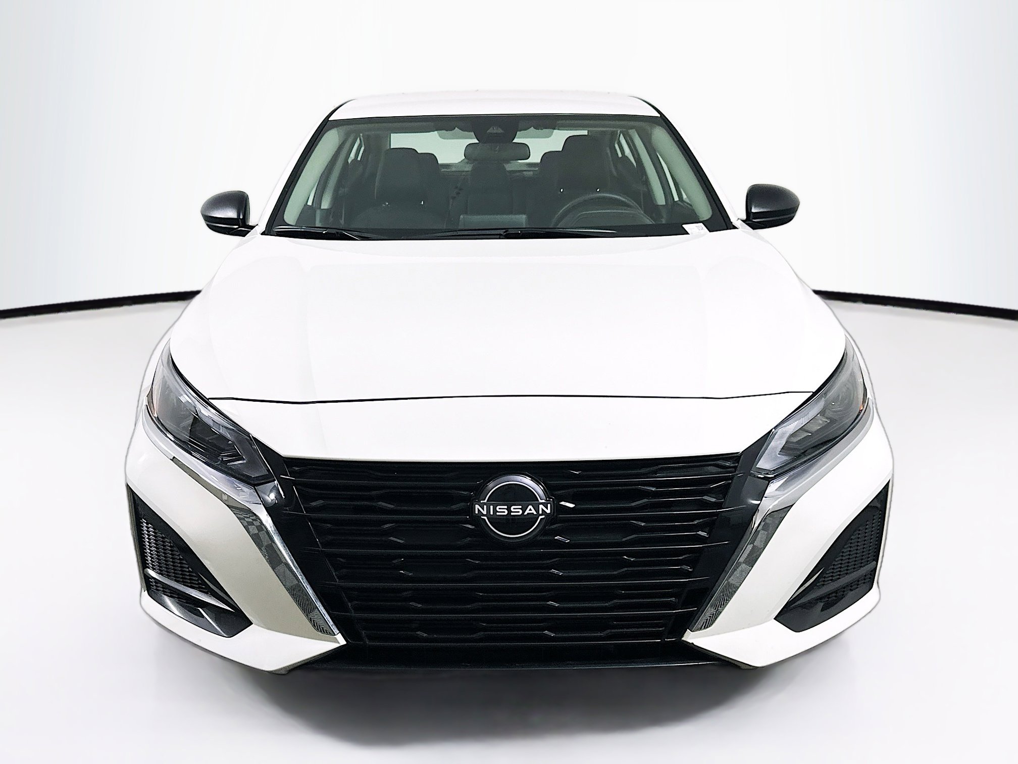 Used 2025 Nissan Altima 2.5 SV image 2