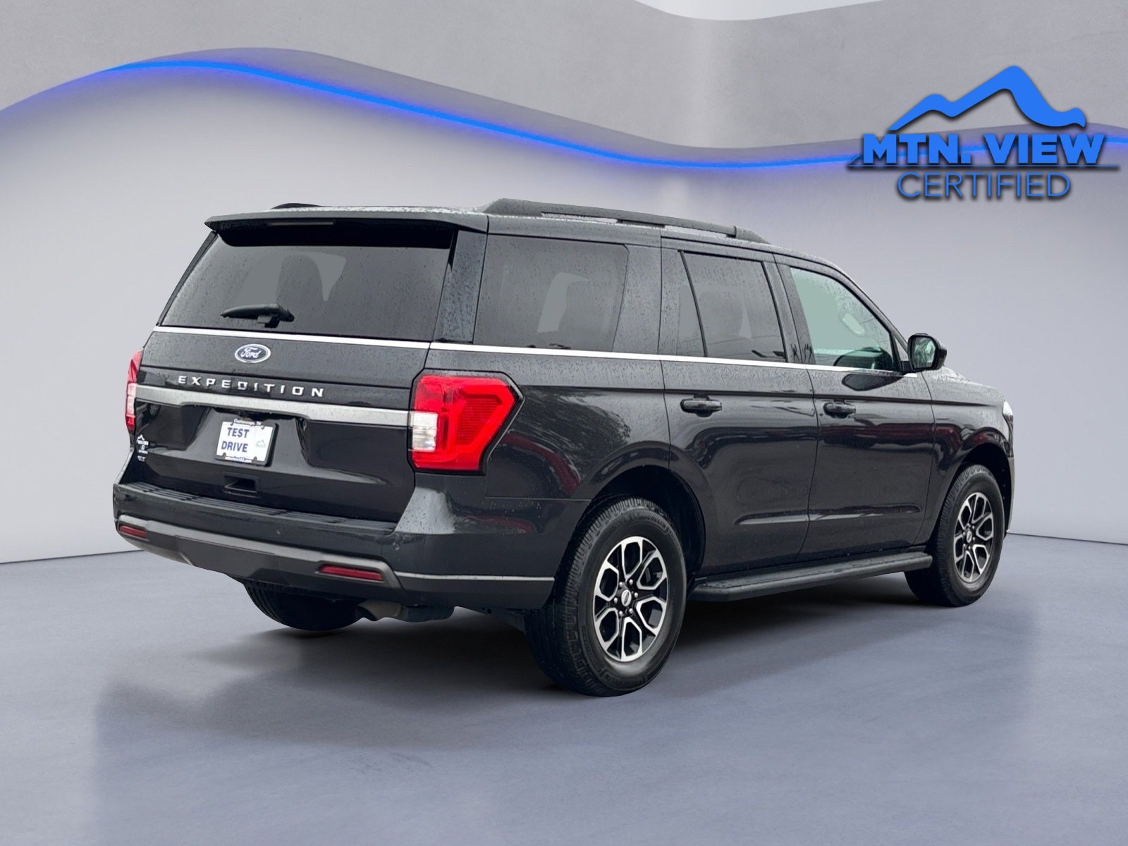 Used 2024 Ford Expedition XLT image 11