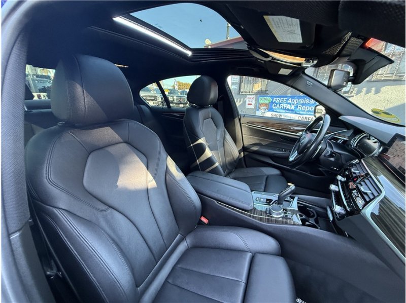 Used 2017 BMW 530i 530i Sedan 4D image 33