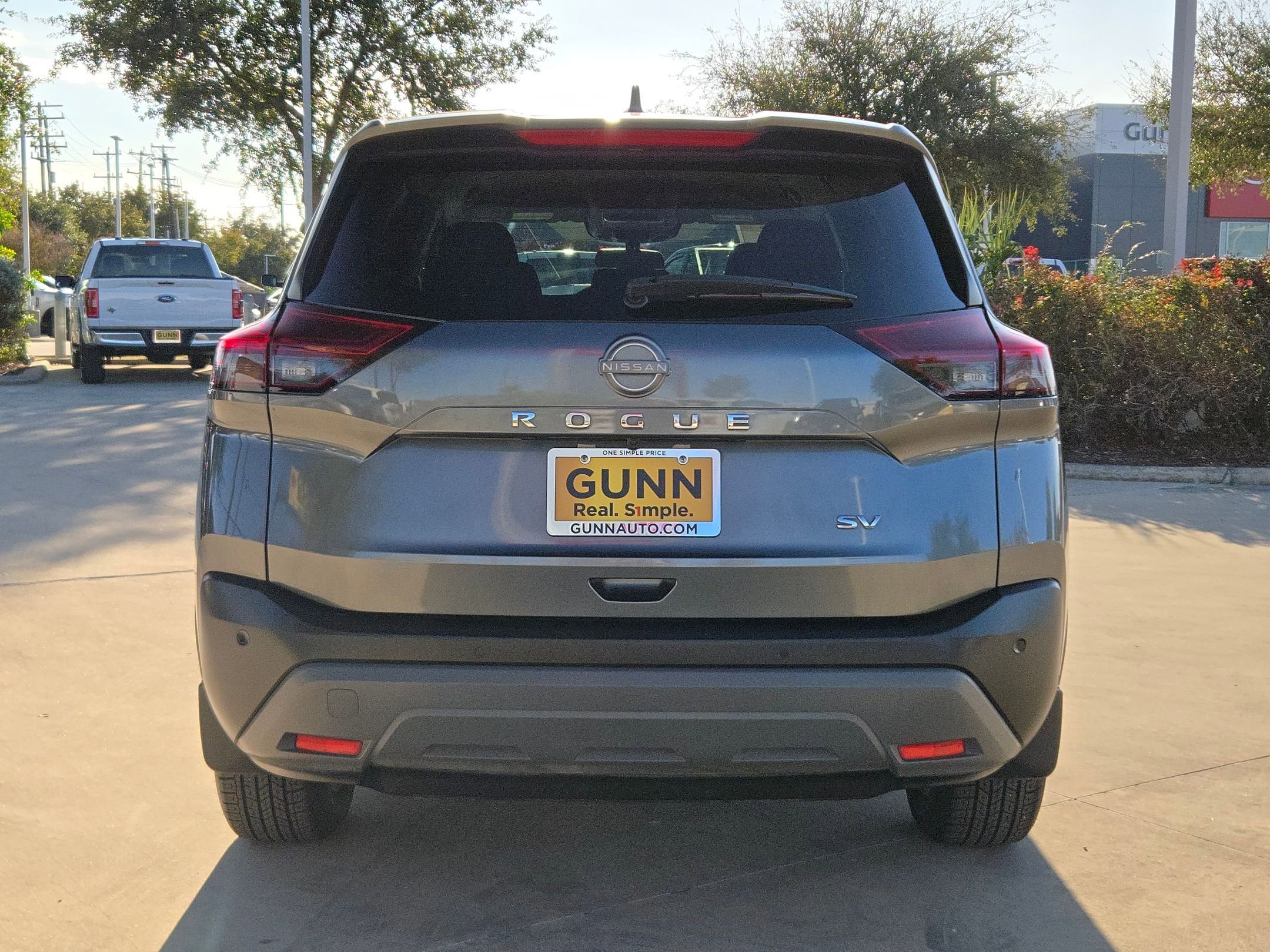 Used 2023 Nissan Rogue SV image 6