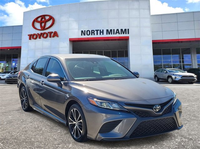 Used 2018 Toyota Camry SE image 1
