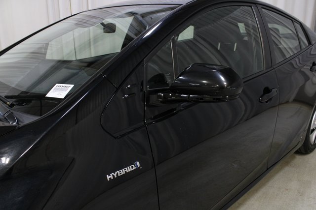 Used 2017 Toyota Prius Three image 35