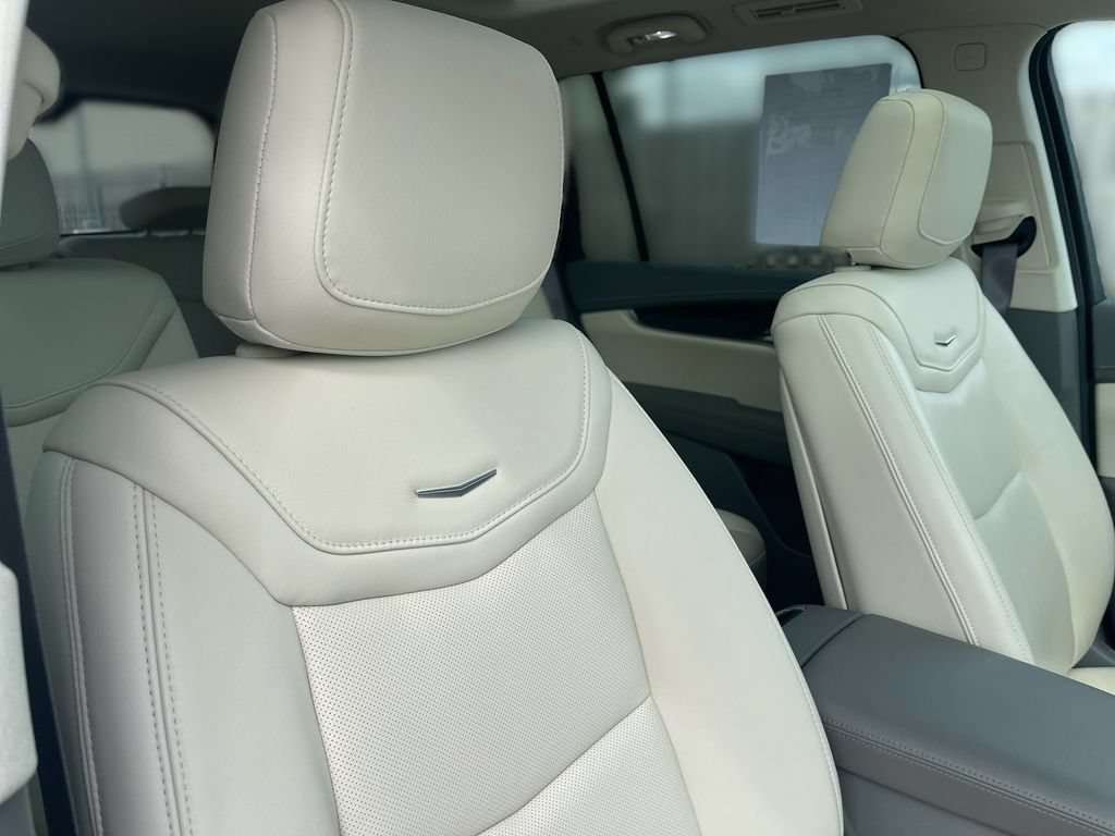 Certified 2024 Cadillac XT6 Premium Luxury w/ LPO, Floor Liner Package AWD/4WD image 36