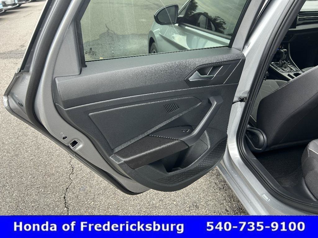 Used 2025 Volkswagen Jetta Sport FWD image 10