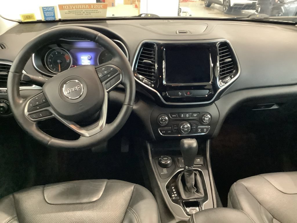 Used 2019 Jeep Cherokee Limited AWD/4WD image 7