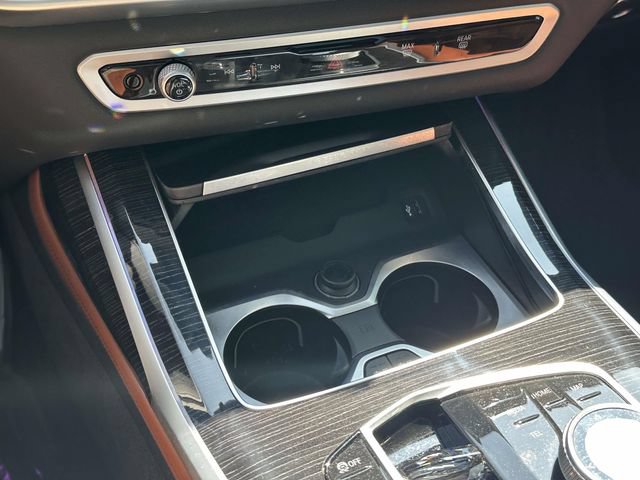 Certified 2025 BMW X7 M60i AWD/4WD image 38