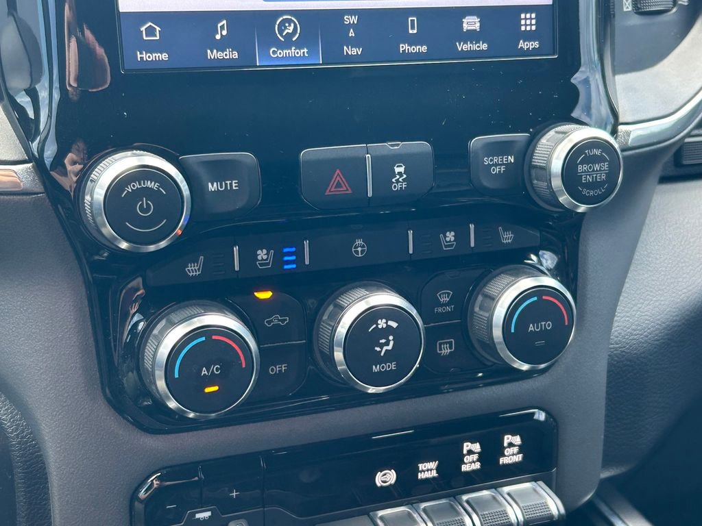 Used 2022 RAM 2500 Laramie w/ Night Edition image 37