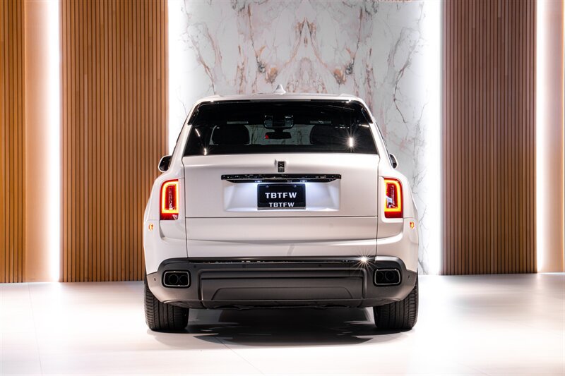 Used 2023 Rolls-Royce Cullinan Black Badge AWD/4WD image 6