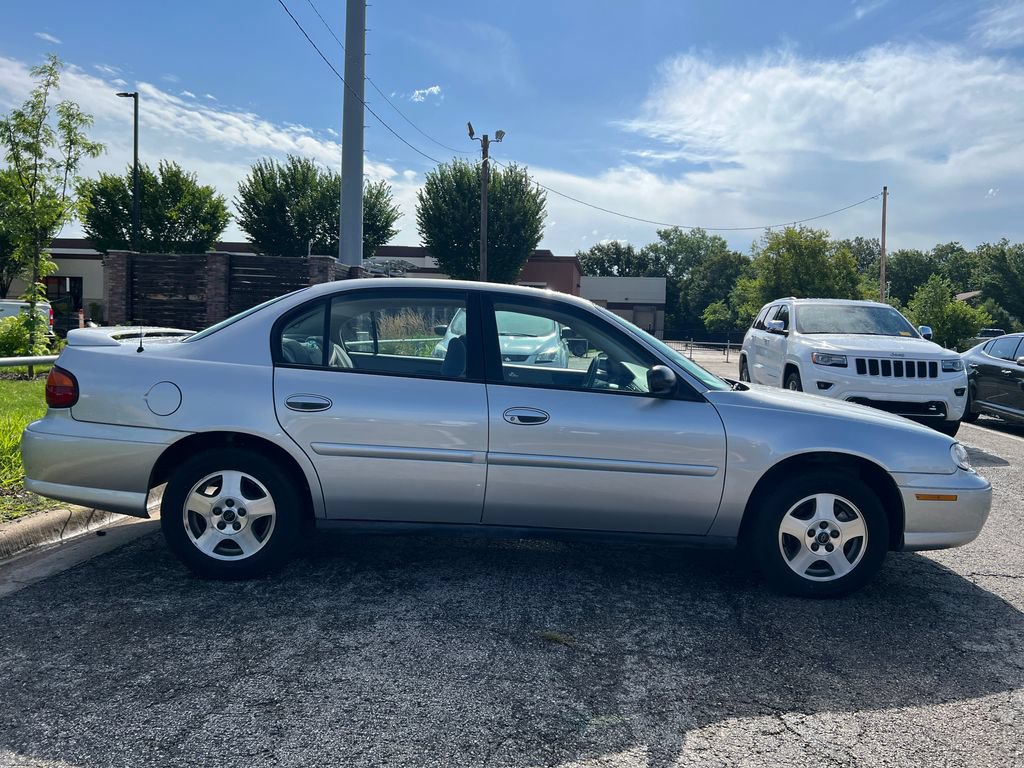 Used 2003 Chevrolet Malibu V6 w/ Preferred Equipment Group 1 FWD image 2