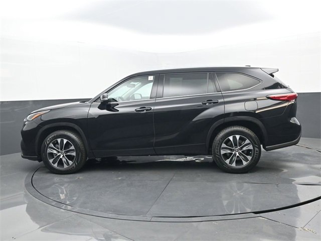 Used 2021 Toyota Highlander XLE image 25