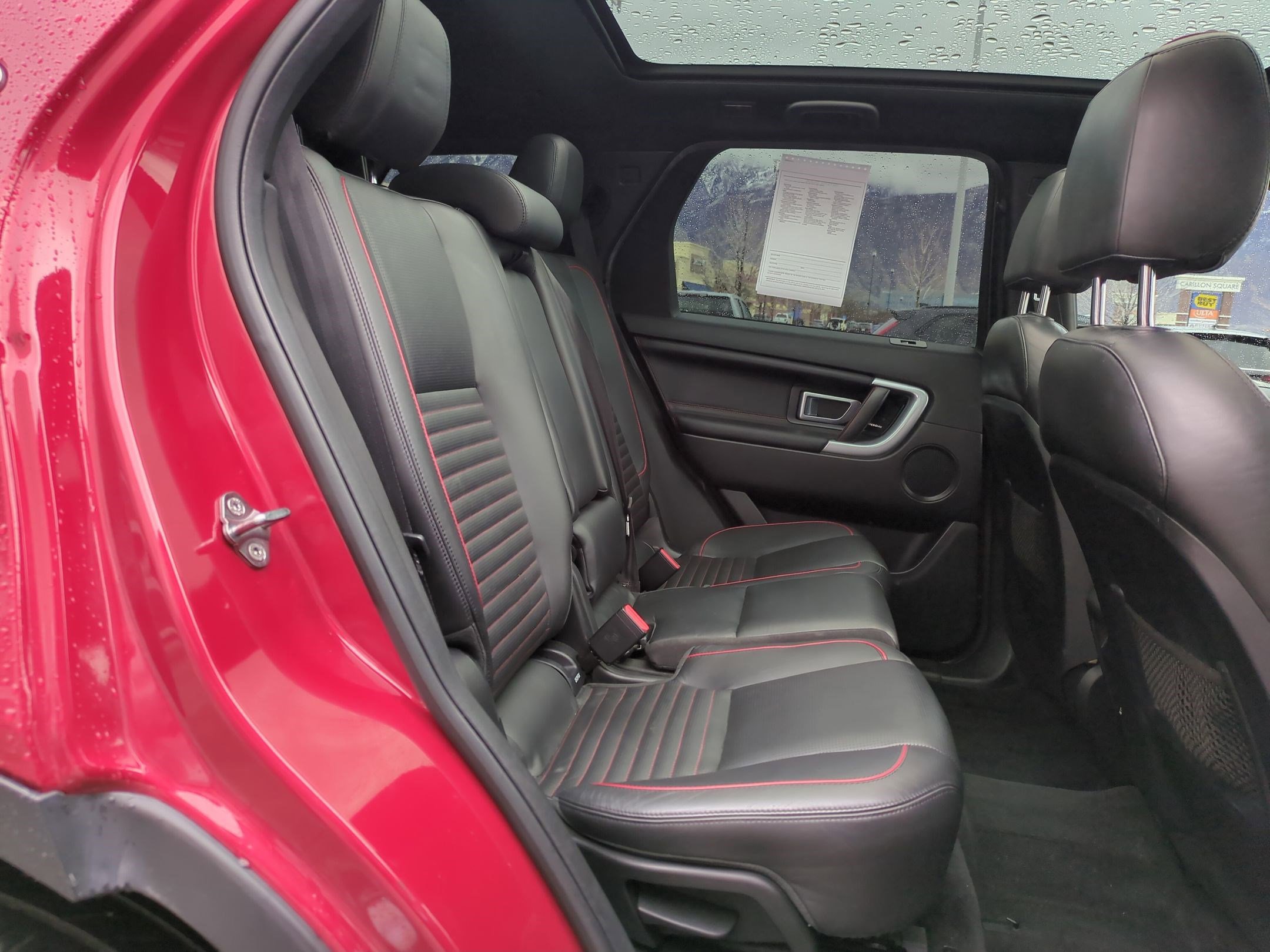 Used 2017 Land Rover Discovery Sport HSE Luxury image 33