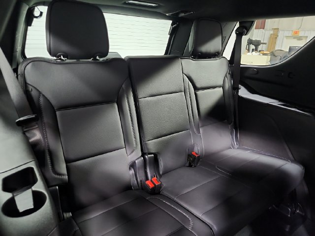 Used 2025 GMC Yukon Denali AWD/4WD image 42